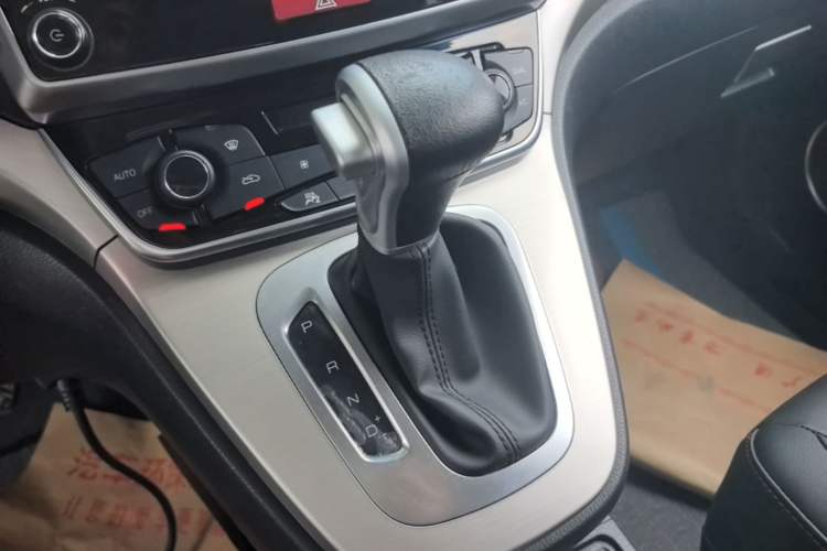Used Haval M6 2018 Revised Version 1.5T DCT Two-Wheel Drive Elite Edition Gear Lever