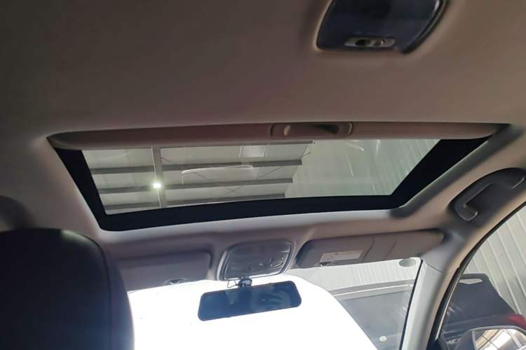 Used Haval M6 2018 1.5T Manual Two-Wheel Drive Elite Model Headliner