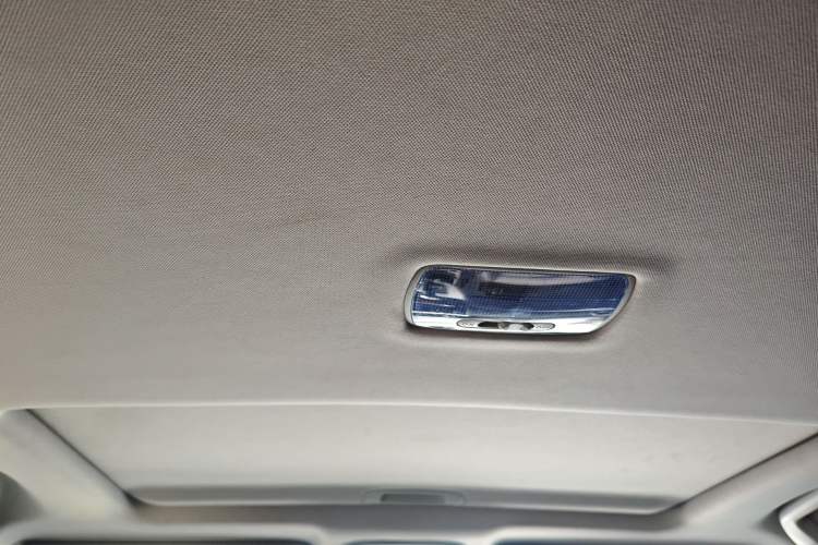 Used Haval M6 2018 Revised Version 1.5T DCT Two-Wheel Drive Elite Edition Headliner