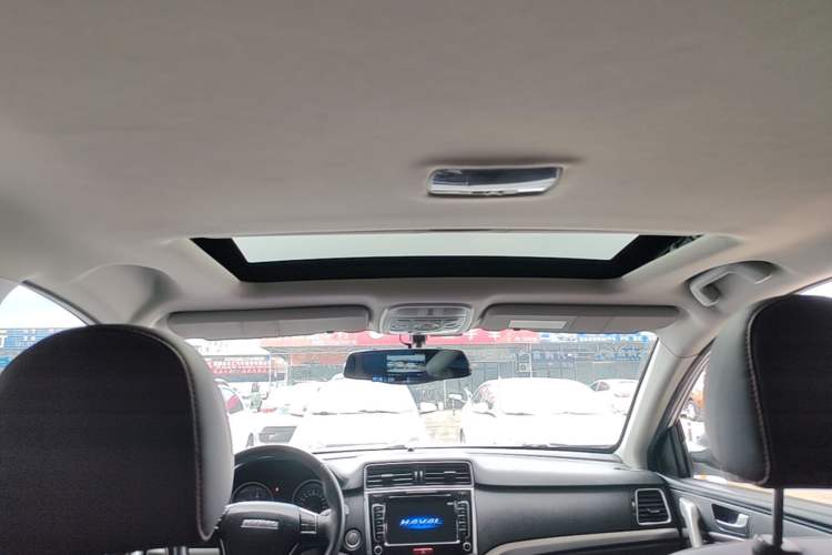 Used Haval M6 2018 Revised Version 1.5T DCT Two-Wheel Drive Elite Edition Headliner