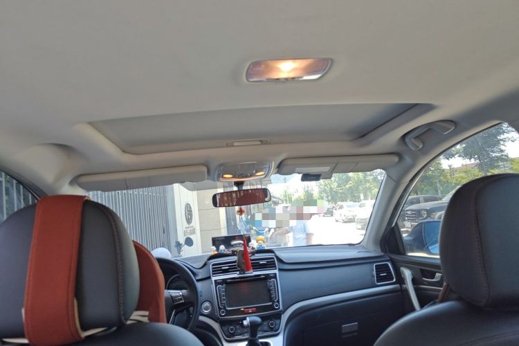 Used Haval M6 2018 1.5T DCT Two-Wheel Drive Elite Model Headliner