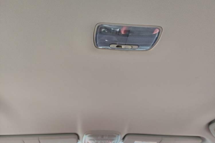 Used Haval M6 2018 Revised Version 1.5T DCT Two-Wheel Drive Urban Style Headliner