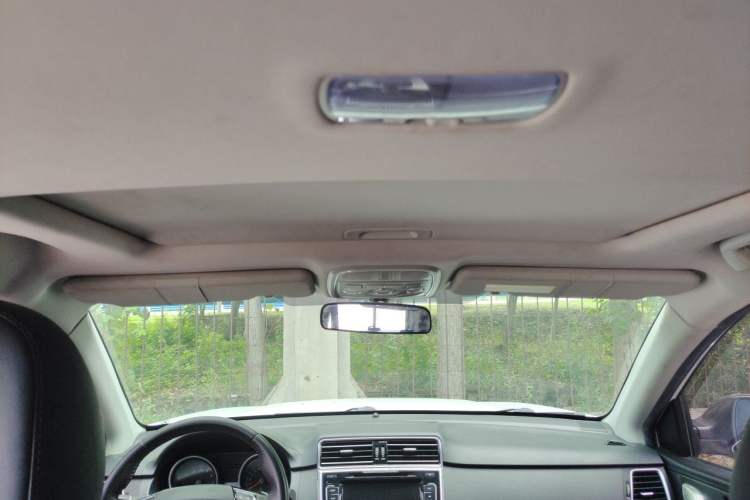 Used Haval M6 2018 Revised Version 1.5T DCT Two-Wheel Drive Elite Edition Headliner