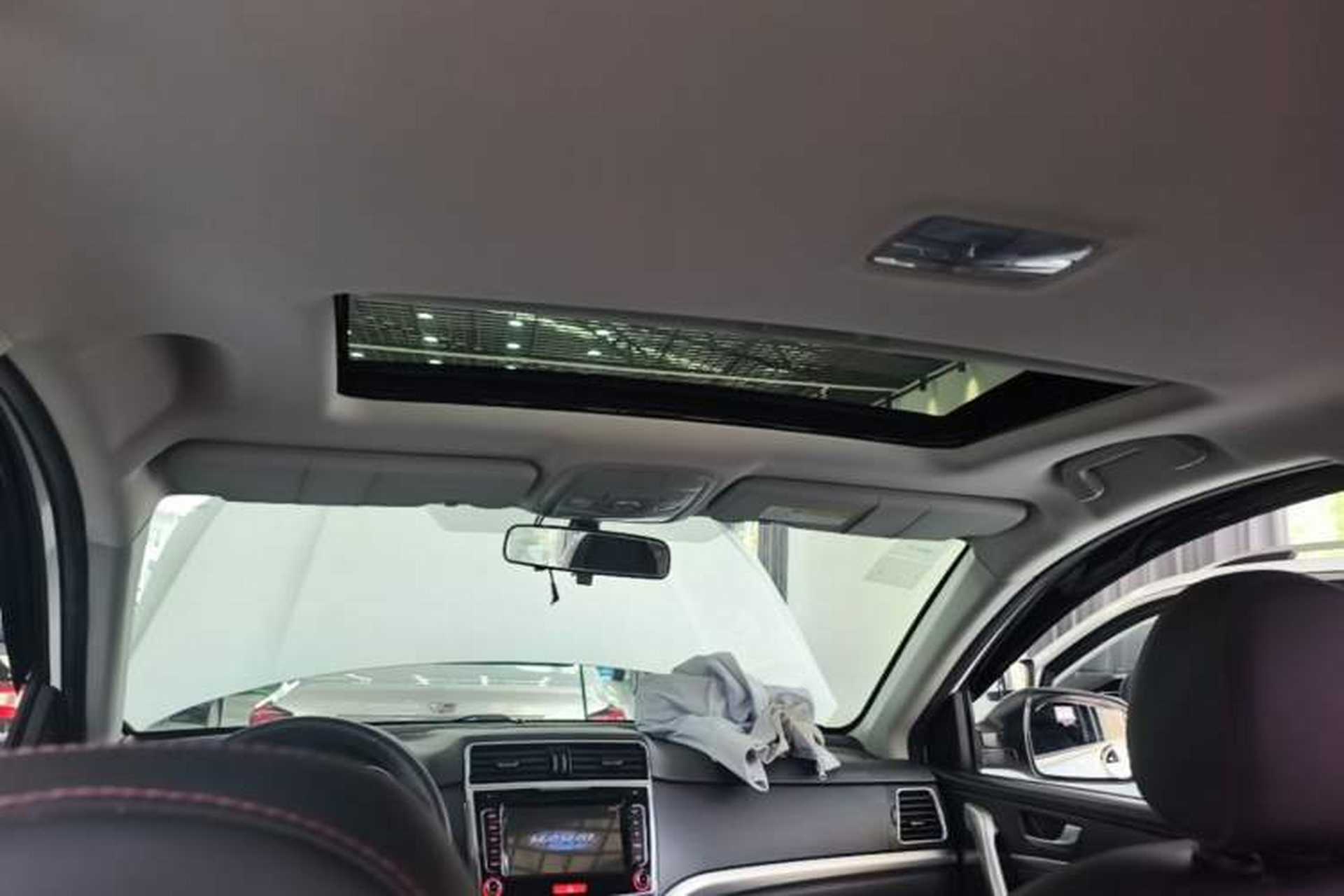 Used Haval M6 2018 1.5T Manual Two-Wheel Drive Elite Model Headliner
