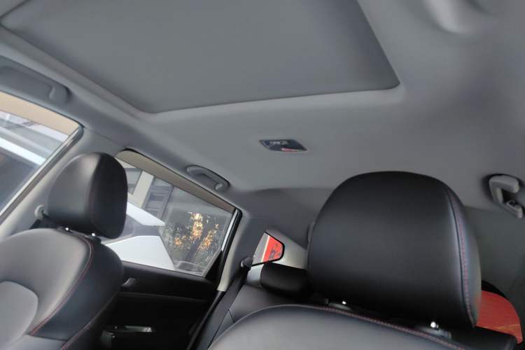 Used Haval M6 2018 1.5T DCT Two-Wheel Drive Elite Model Headliner