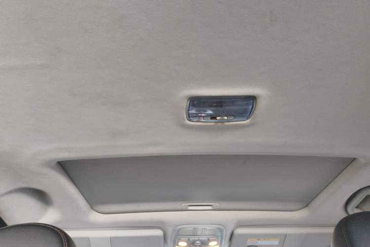 Used Haval M6 2018 1.5T Manual Two-Wheel Drive Elite Model Headliner