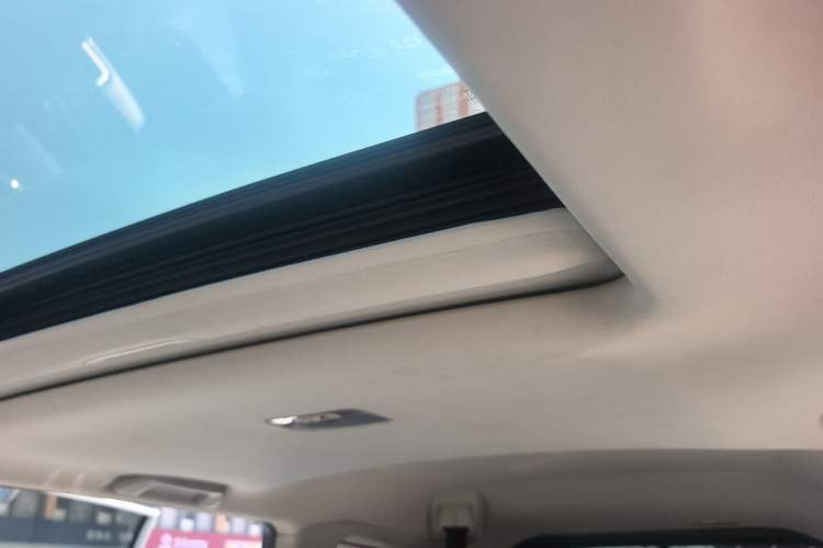 Used Haval M6 2018 Revised Version 1.5T DCT Two-Wheel Drive Elite Edition Headliner