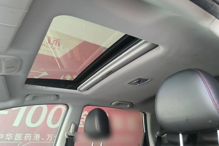 Used Haval M6 2018 Revised Version 1.5T DCT Two-Wheel Drive Elite Edition Headliner