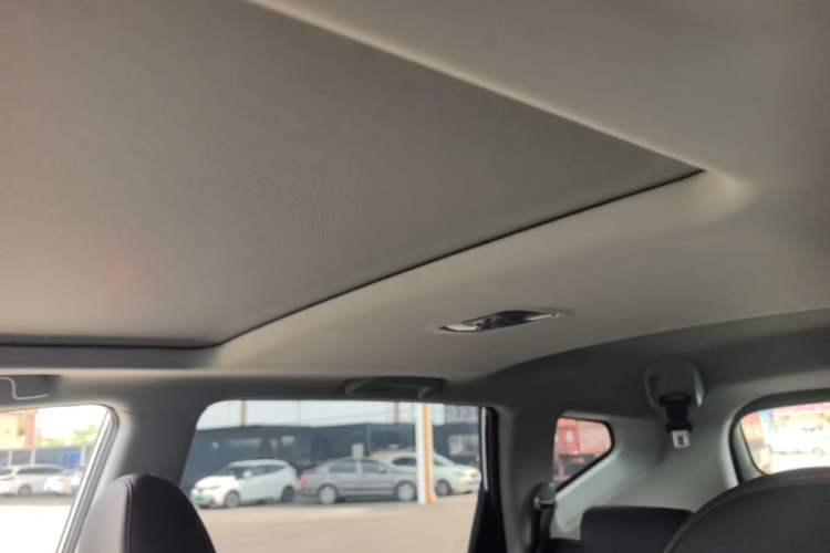 Used Haval M6 2018 Revised Version 1.5T DCT Two-Wheel Drive Elite Edition Headliner