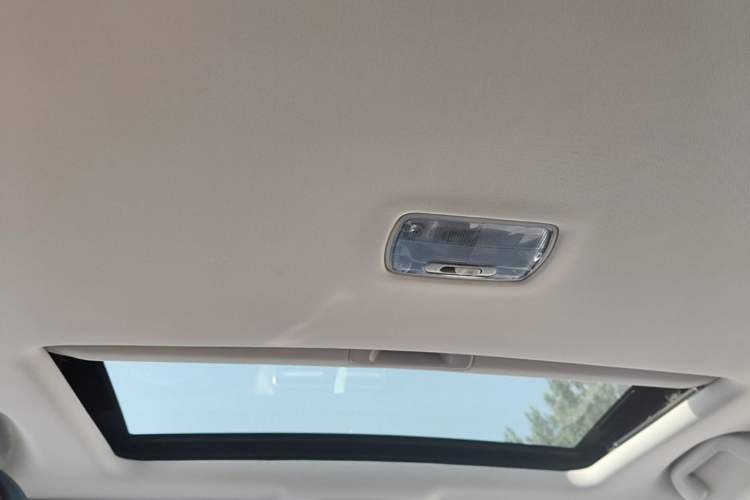 Used Haval M6 2018 1.5T DCT Two-Wheel Drive Elite Model Headliner