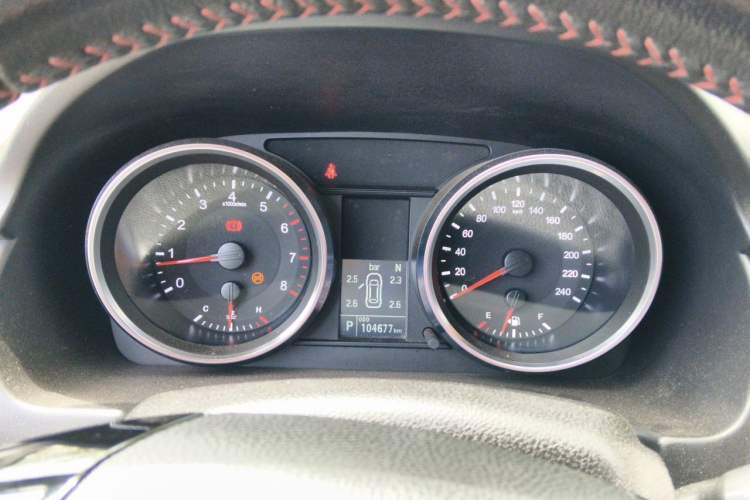 Used Haval M6 2018 Revised Version 1.5T DCT Two-Wheel Drive Elite Edition Instrument Cluster