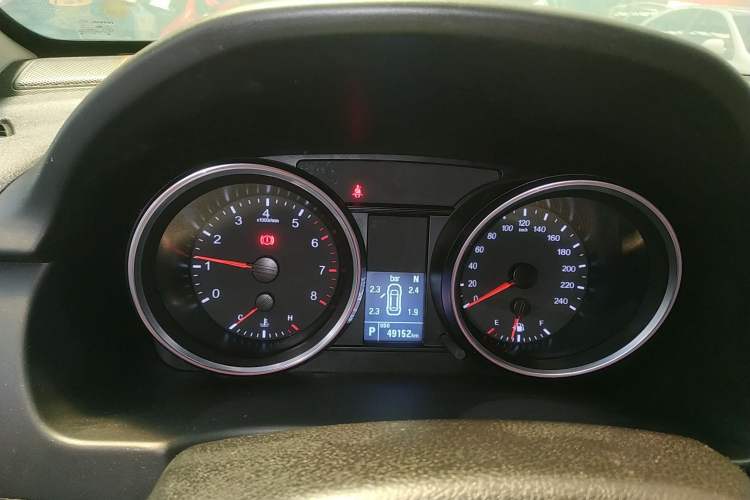 Used Haval M6 2018 Revised Version 1.5T DCT Two-Wheel Drive Elite Edition Instrument Cluster