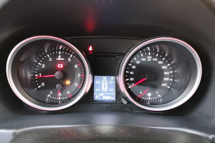 Used Haval M6 2018 Revised Version 1.5T DCT Two-Wheel Drive Elite Edition Instrument Cluster