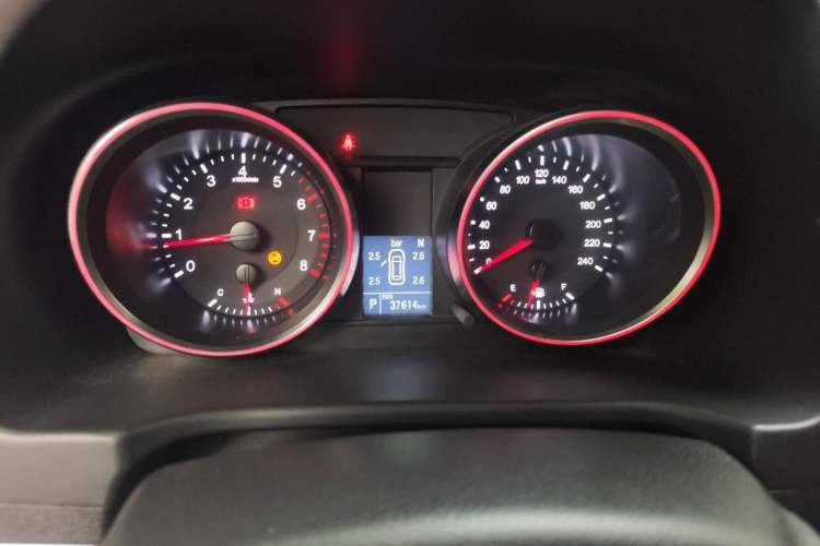 Used Haval M6 2018 Revised Version 1.5T DCT Two-Wheel Drive Elite Edition Instrument Cluster