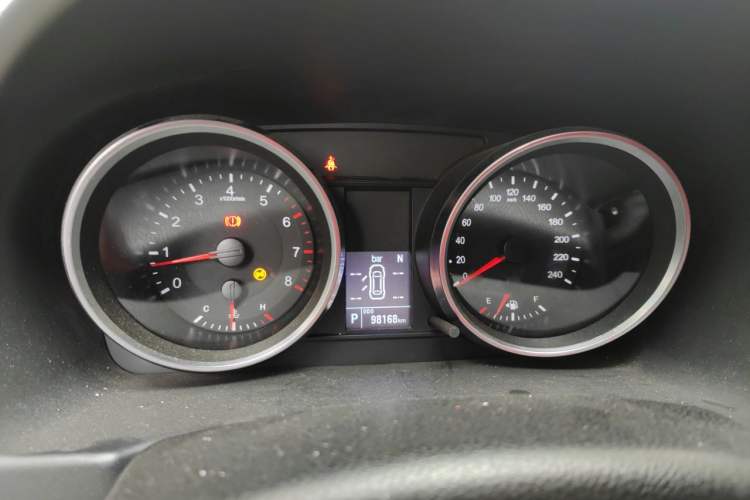 Used Haval M6 2018 Revised Version 1.5T DCT Two-Wheel Drive Elite Edition Instrument Cluster