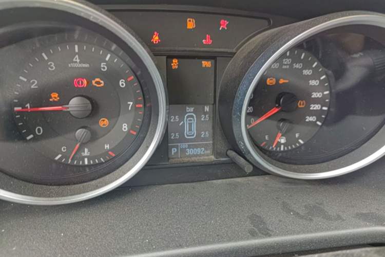 Used Haval M6 2018 Revised Version 1.5T DCT Two-Wheel Drive Elite Edition Instrument Cluster