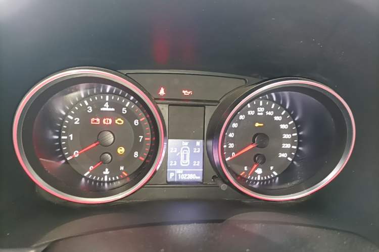 Used Haval M6 2018 Revised Version 1.5T DCT Two-Wheel Drive Elite Edition Instrument Cluster