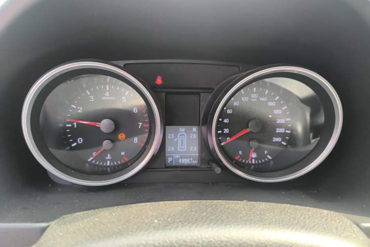 Used Haval M6 2018 Revised Version 1.5T DCT Two-Wheel Drive Elite Edition Instrument Cluster