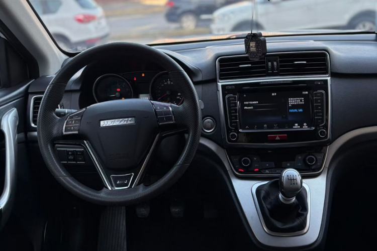 Used Haval M6 2018 1.5T Manual Two-Wheel Drive Urban Model Interior 1