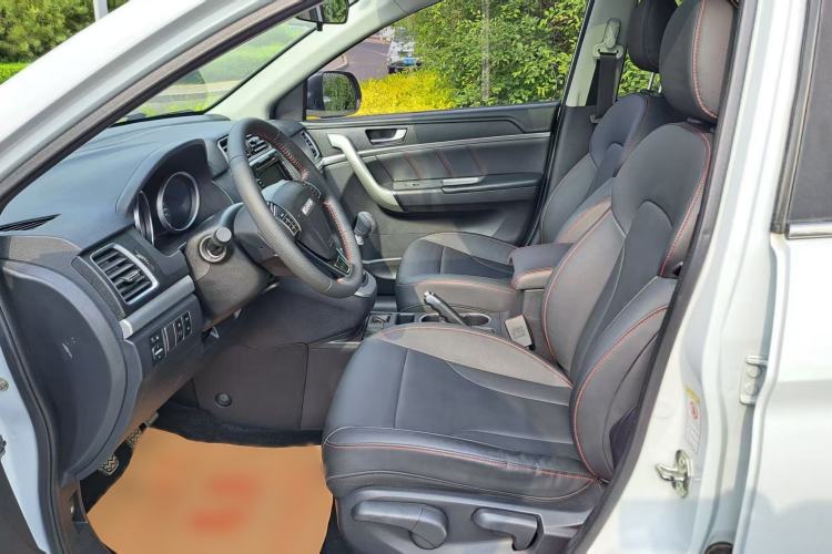 Used Haval M6 2018 1.5T Manual Two-Wheel Drive Elite Model Interior 1