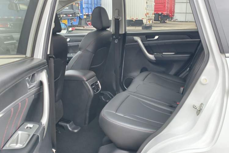 Used Haval M6 2018 1.5T DCT Two-Wheel Drive Elite Model Interior 2