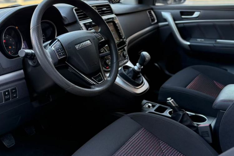 Used Haval M6 2018 1.5T Manual Two-Wheel Drive Urban Model Interior 2