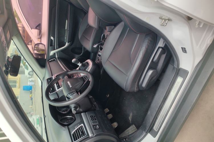Used Haval M6 2018 1.5T Manual Two-Wheel Drive Elite Model Interior 2