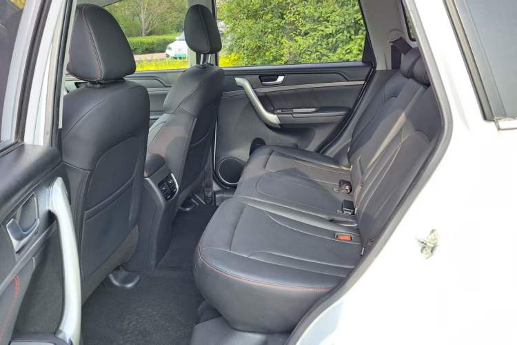 Used Haval M6 2018 1.5T Manual Two-Wheel Drive Elite Model Interior 2