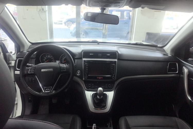 Used Haval M6 2018 1.5T Manual Two-Wheel Drive Elite Model Interior 2