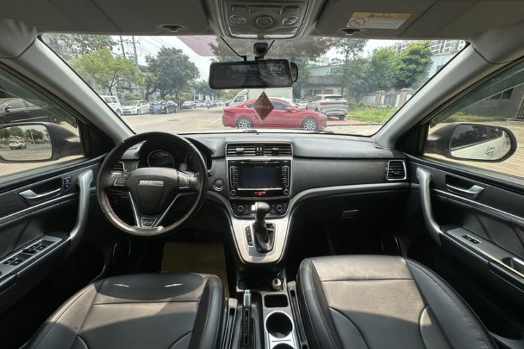 Used Haval M6 2018 Revised Version 1.5T DCT Two-Wheel Drive Elite Edition Interior 2