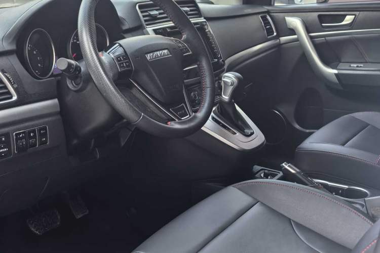 Used Haval M6 2018 Revised Version 1.5T DCT Two-Wheel Drive Elite Edition Interior 2