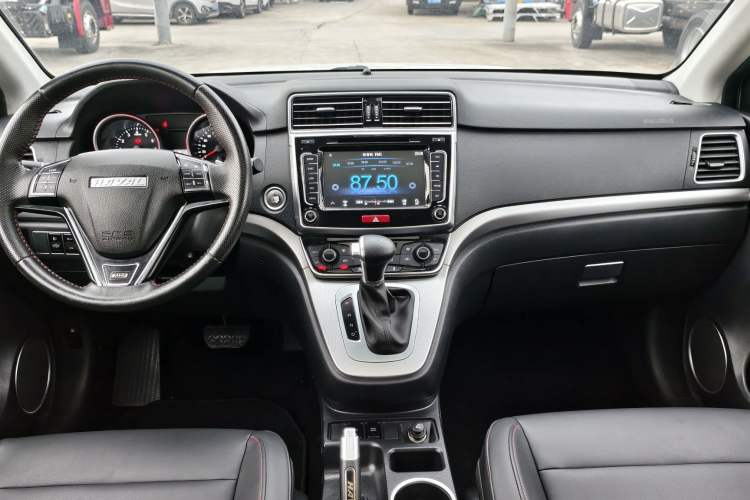 Used Haval M6 2018 1.5T DCT Two-Wheel Drive Elite Model Interior 3
