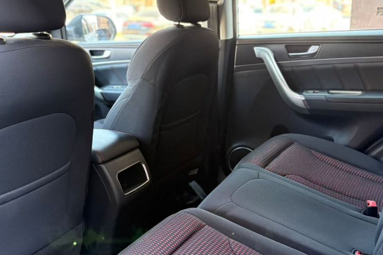 Used Haval M6 2018 1.5T Manual Two-Wheel Drive Urban Model Interior 3