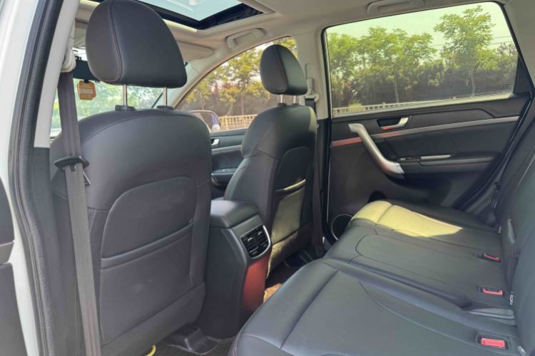 Used Haval M6 2018 Revised Version 1.5T DCT Two-Wheel Drive Elite Edition Interior 3