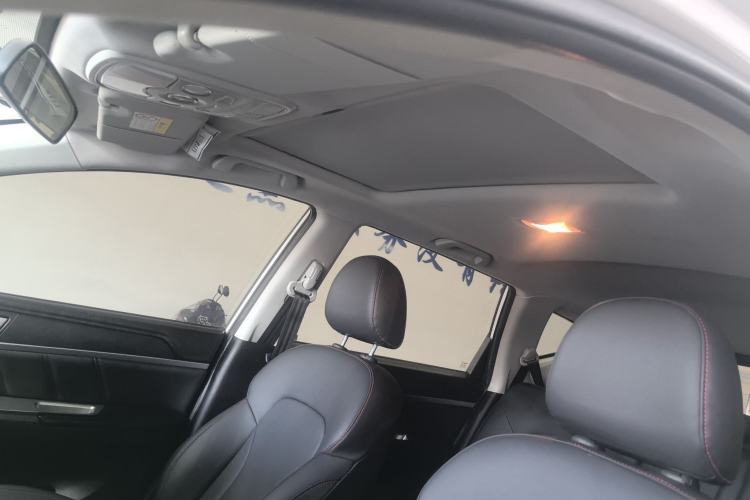Used Haval M6 2018 1.5T Manual Two-Wheel Drive Elite Model Interior 3