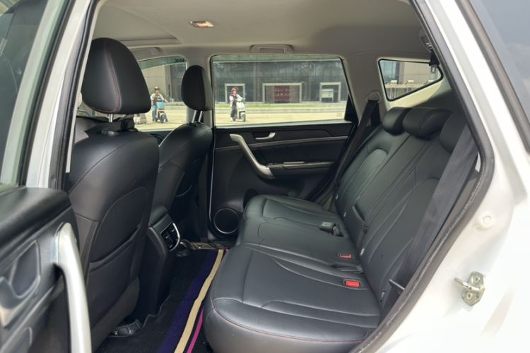 Used Haval M6 2018 Revised Version 1.5T DCT Two-Wheel Drive Elite Edition Interior 3