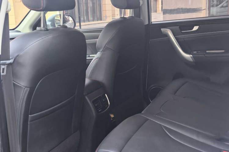 Used Haval M6 2018 Revised Version 1.5T DCT Two-Wheel Drive Elite Edition Interior 3