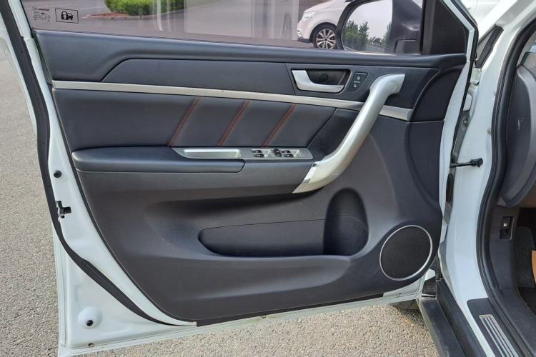 Used Haval M6 2018 1.5T Manual Two-Wheel Drive Elite Model Interior 4