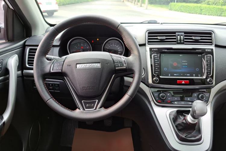 Used Haval M6 2018 1.5T Manual Two-Wheel Drive Elite Model Interior 5