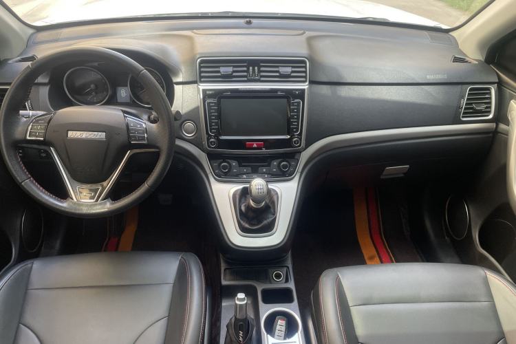 Used Haval M6 2018 1.5T Manual Two-Wheel Drive Elite Model Interior 7