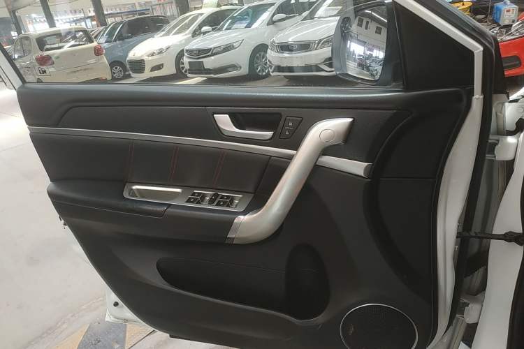 Used Haval M6 2018 Revised Version 1.5T DCT Two-Wheel Drive Elite Edition Interior 7