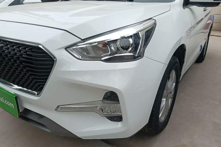 Used Haval M6 2018 Revised Version 1.5T DCT Two-Wheel Drive Elite Edition Left Front Headlight