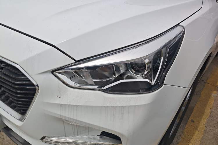 Used Haval M6 2018 Revised Version 1.5T DCT Two-Wheel Drive Elite Edition Left Front Headlight