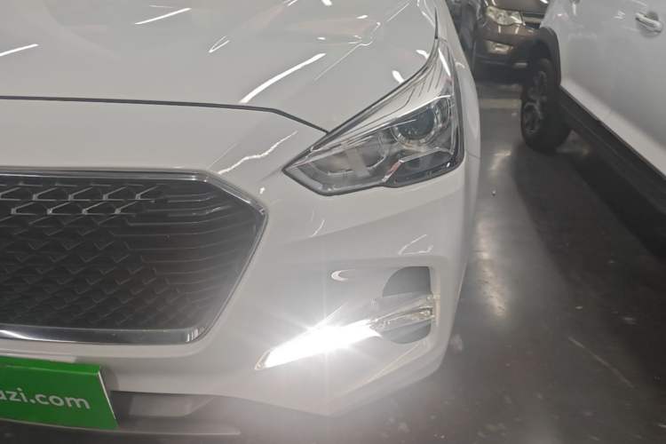 Used Haval M6 2018 Revised Version 1.5T DCT Two-Wheel Drive Elite Edition Left Front Headlight