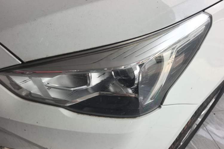 Used Haval M6 2018 1.5T Manual Two-Wheel Drive Urban Model Left Front Headlight