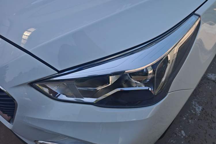Used Haval M6 2018 1.5T Manual Two-Wheel Drive Urban Model Left Front Headlight