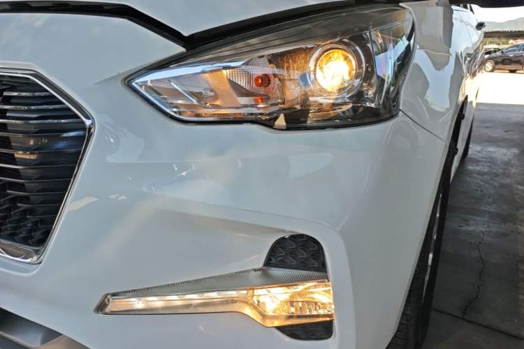 Used Haval M6 2018 1.5T Manual Two-Wheel Drive Elite Model Left Front Headlight
