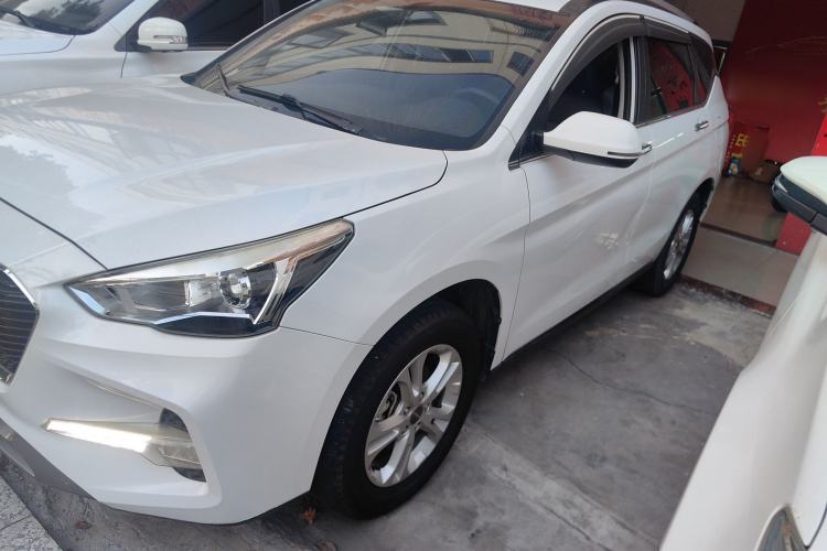 Used Haval M6 2018 1.5T DCT Two-Wheel Drive Elite Model Left Front Headlight