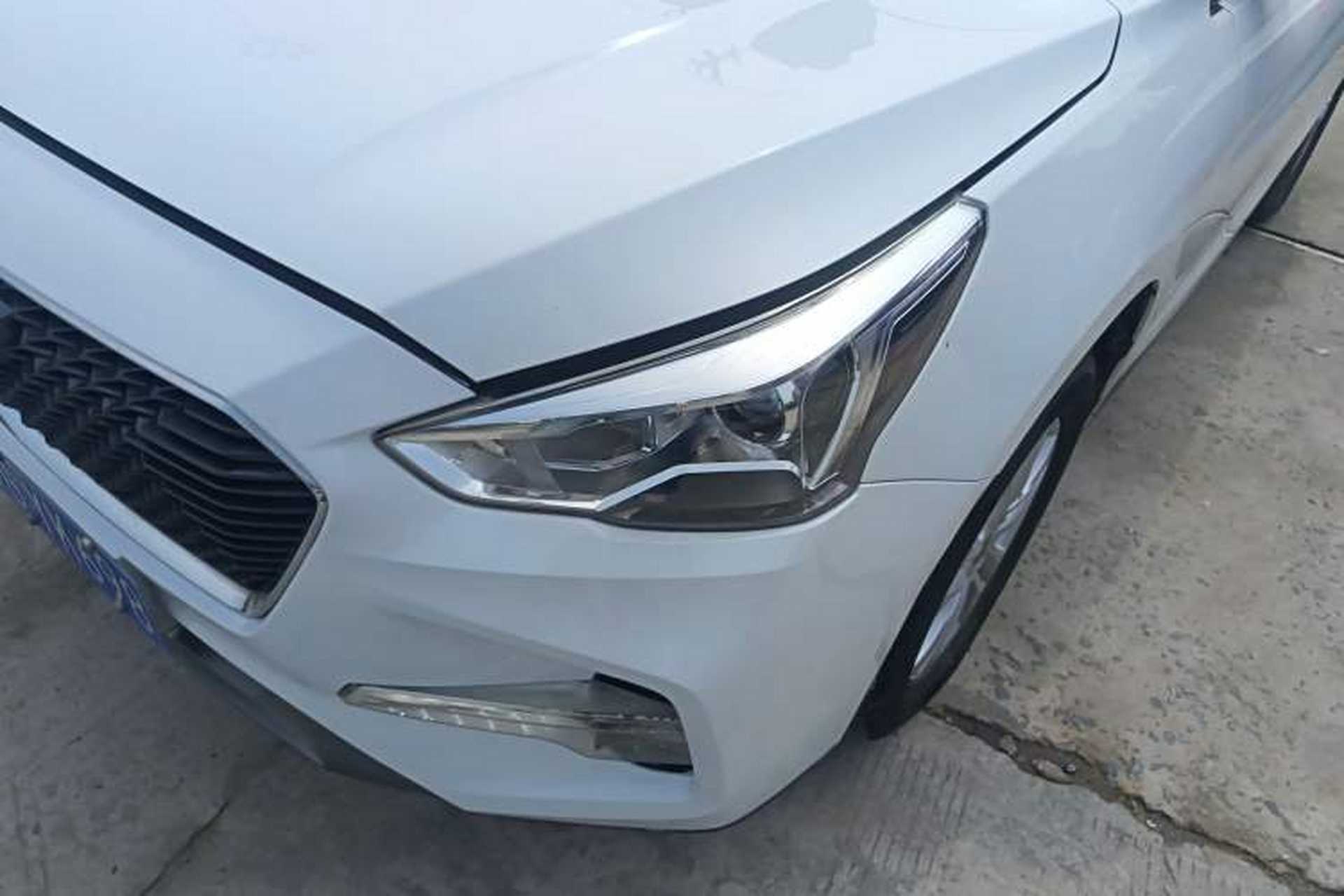 Used Haval M6 2018 Revised Version 1.5T DCT Two-Wheel Drive Elite Edition Left Front Headlight