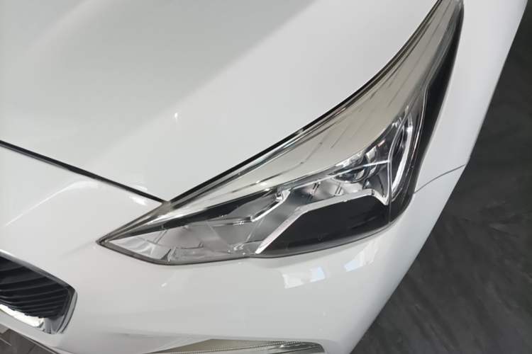 Used Haval M6 2018 Revised Version 1.5T DCT Two-Wheel Drive Elite Edition Left Front Headlight